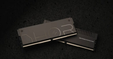 Módulos de RAM DDR5 en un fondo oscuro, con diseño elegante en negro y letras estilizadas que dicen "THOR".