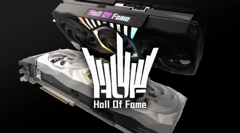 Tarjeta gráfica de alto rendimiento en un fondo negro, con un diseño moderno y el logo "Hall of Fame" destacado en la parte inferior.
