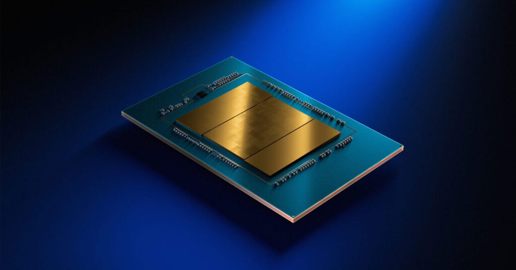 Chip de CPU sobre fondo azul, con un diseño prominente en color dorado y detalles en circuitos electrónicos alrededor.