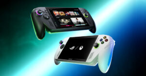 Dos dispositivos portátiles de juego en negro y blanco, destacando pantallas y botones coloridos, sobre un fondo de luces brillantes.