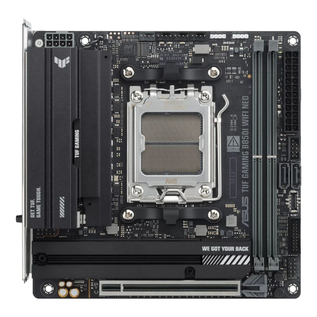 Placa base Mini-ITX TUF GAMING B850I WIFI NEO, con un socket AM5, en un diseño negro y detalles en gris, con ranuras de expansión y puertos.