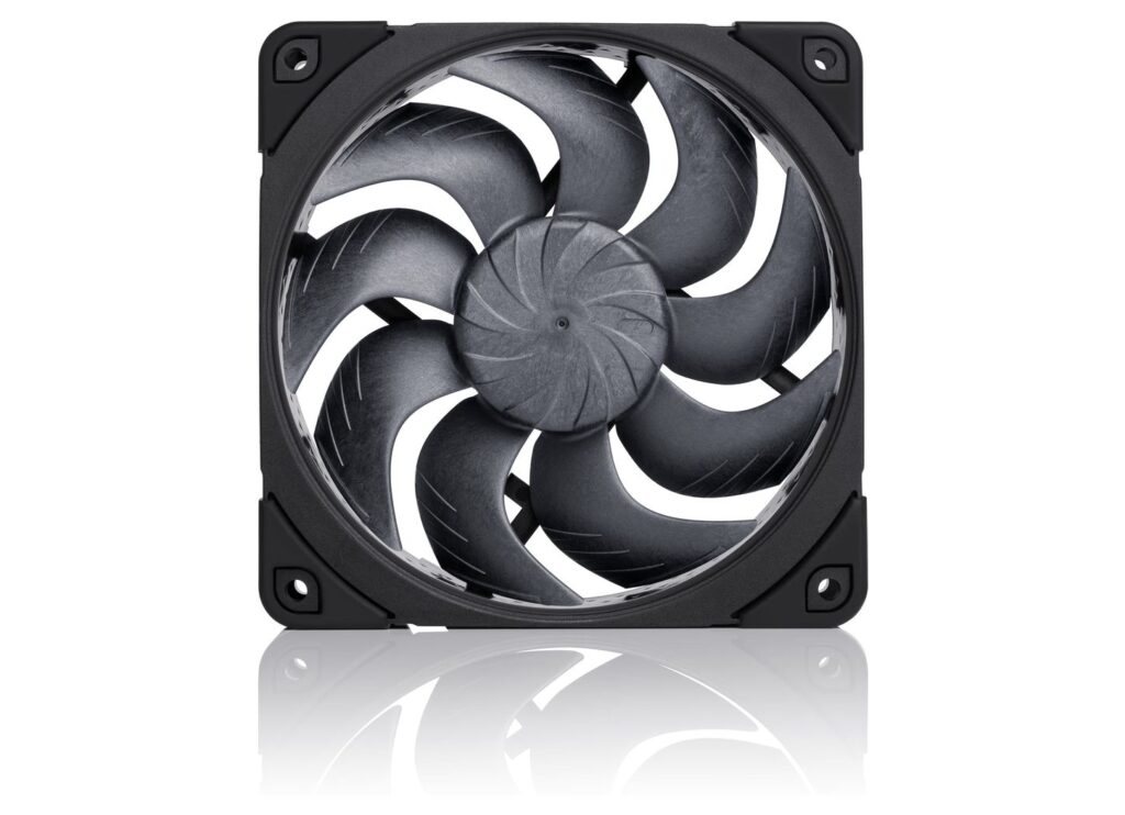 Ventilador de computadora de 120 mm, con aspas de color negro y diseño aerodinámico, sobre fondo blanco reflejante.