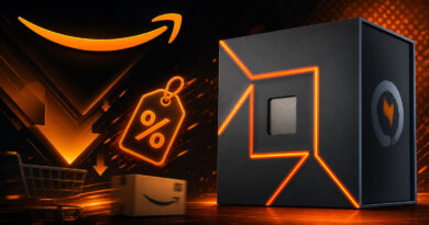Caja negra con un procesador en el centro, adornada con luces naranjas, junto a un icono de Amazon y un símbolo de descuento.