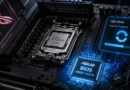 Placa base con un procesador AMD Ryzen AM5, indicadores de actualización de BIOS y un diseño futurista con luces azules y rojas.