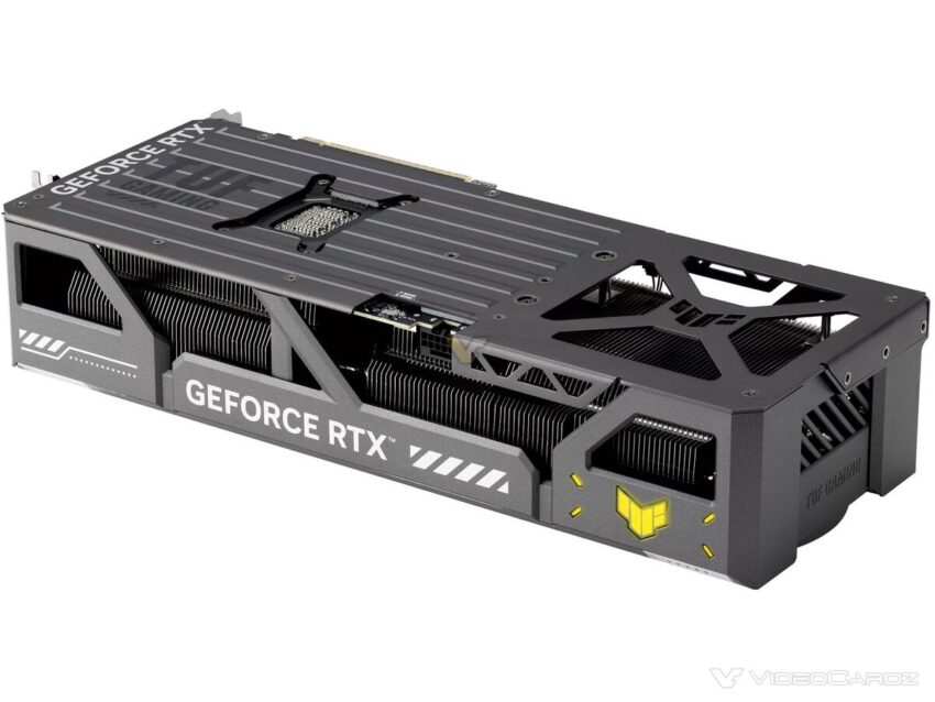 Tarjeta gráfica GeForce RTX en color negro y amarillo, con un diseño robusto y disipadores de calor expuestos.