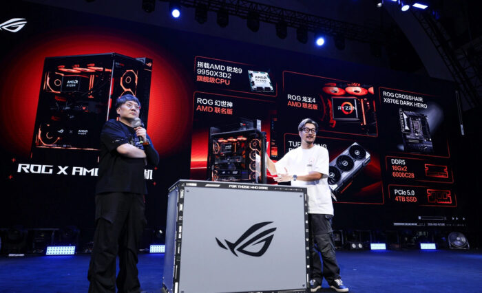 Dos presentadores en un escenario muestran un PC gaming personalizado, con gráficos de especificaciones de hardware y componentes destacados.