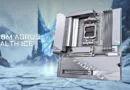 Placa base B850M AORUS STEALTH ICE en tonalidades plateadas, con diseño Micro ATX y elementos de enfriamiento integrados, sobre fondo futurista.