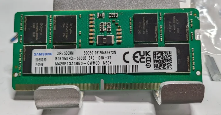Detectan módulos DDR5 SO-DIMM falsos con chips de plástico en Japón