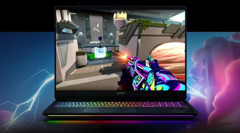 Portátil Omen mostrando un videojuego en pantalla, con luces RGB en la base y un fondo colorido de nubes y rayos.