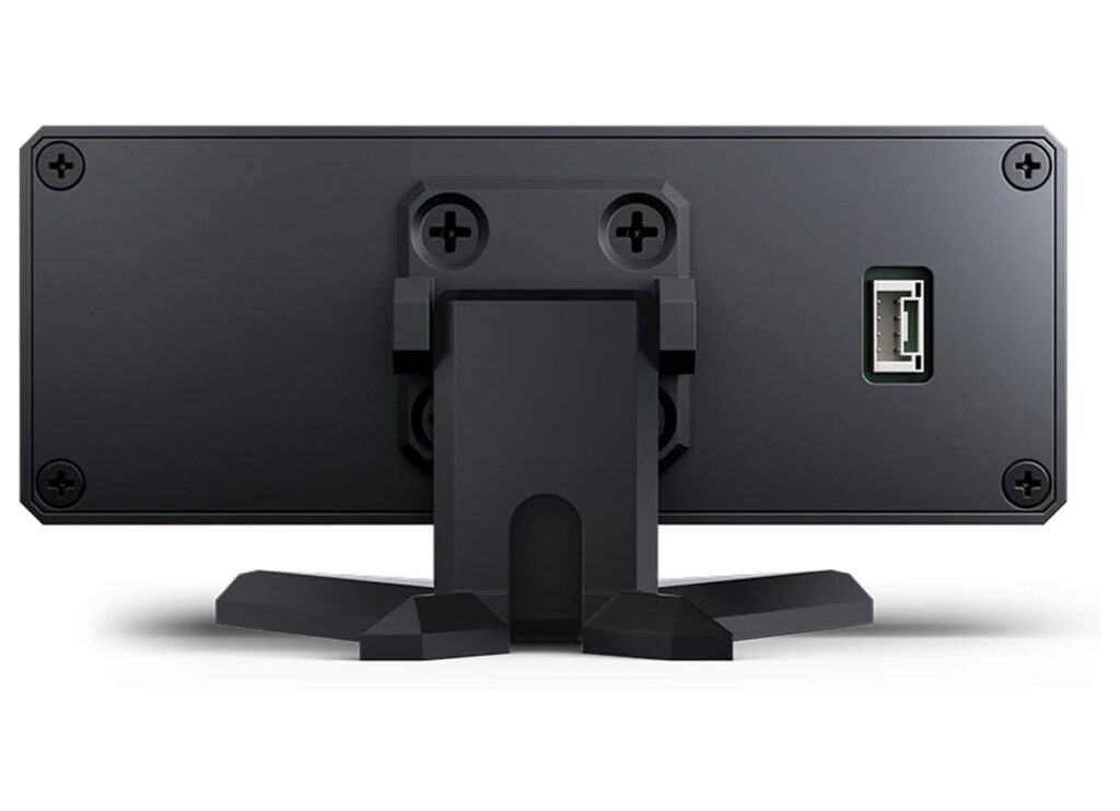 Vista trasera de la pantalla compacta Jonsbo DS339, con soporte negro, tornillos visibles y puerto USB. Diseño minimalista y funcional.