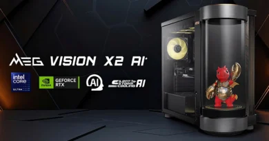 Unidad de PC con panel cilíndrico, luz LED amarilla, figura de dragón con armadura, y logotipos de Intel, NVIDIA y IA.