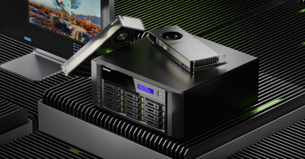 NAS QNAP negro con GPU RTX PRO 6000 de 96 GB, sobre una superficie de líneas verdes, junto a un monitor. Diseño moderno y tecnológico.