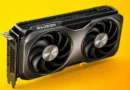 Tarjeta gráfica Radeon con diseño negro y plateado, equipada con dos ventiladores, sobre fondo amarillo brillante.