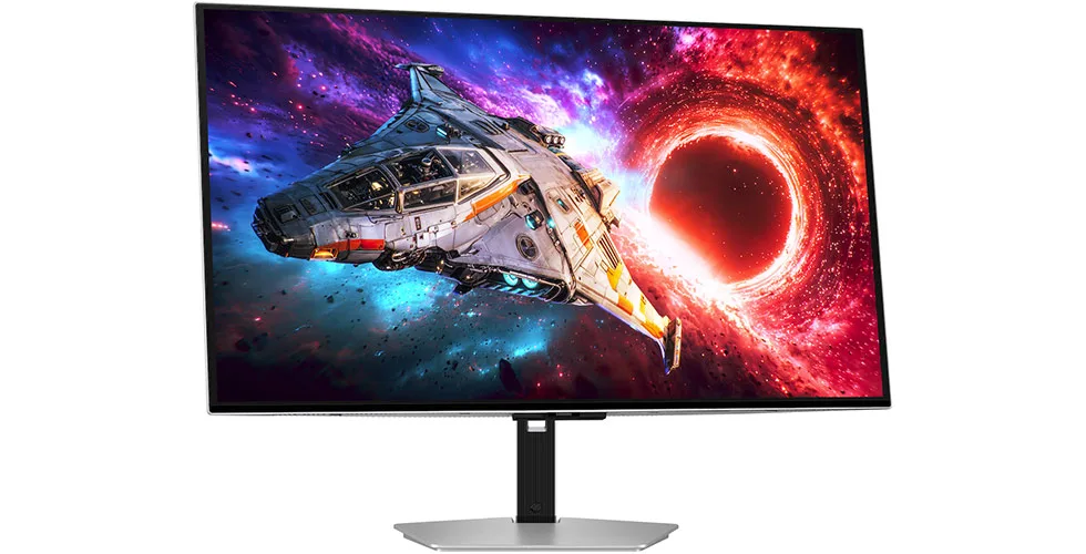 Monitor Samsung Odyssey OLED G8 mostrando una nave espacial en un entorno cósmico vibrante con colores intensos y contraste marcado.
