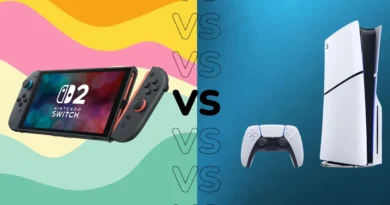 Nintendo Switch a la izquierda con fondo colorido, comparada con la PS5 a la derecha sobre un fondo azul, con un símbolo de "VS" en el medio.