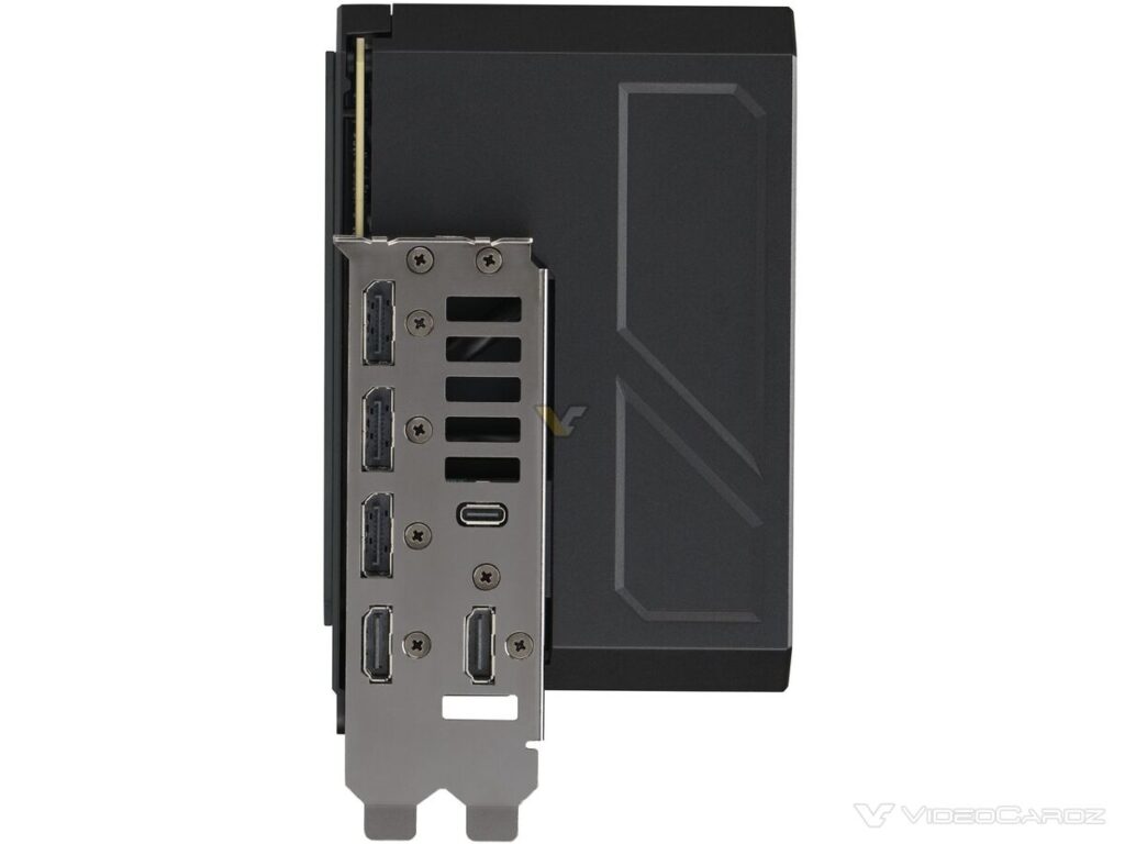 Tarjeta gráfica ROG Astral RTX 5090 Edition, con un diseño negro elegante y puertos de conexión en la parte trasera, incluyendo HDMI y USB-C.