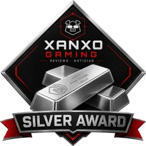 Emblema de premio en plata de Xanxo Gaming, con lingotes de plata en un fondo negro y rojo, destacando la palabra "SILVER AWARD".