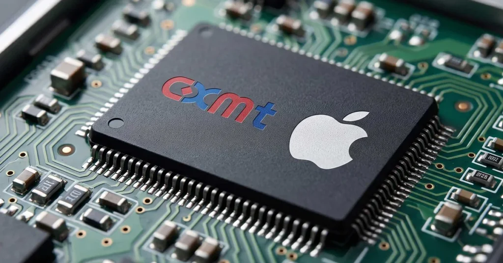 Chip de memoria DRAM de CXMT con el logo de Apple, ilustrando la nueva estrategia de hardware en el mercado global.