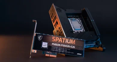 SPATIUM PHISON PS5026-E26, un controlador de almacenamiento avanzado con rendimiento mejorado, frente a una placa base de MSI.